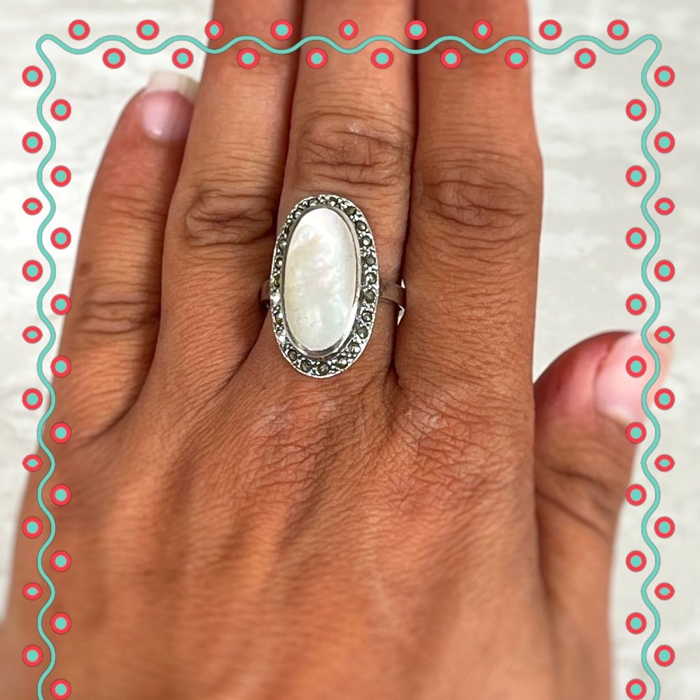 Sterling Silver Mother of Pearl Ring with Marcasites Ring * Size 7.5